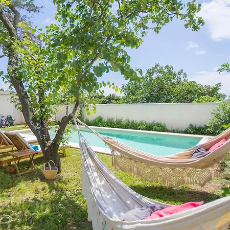 Villa Santo Amaro Sleeps 12 With Pool Air Con And Wifi Lisbon